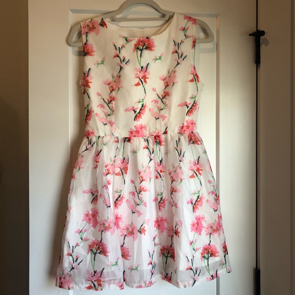 Fit ‘n’ flare floral mini dress